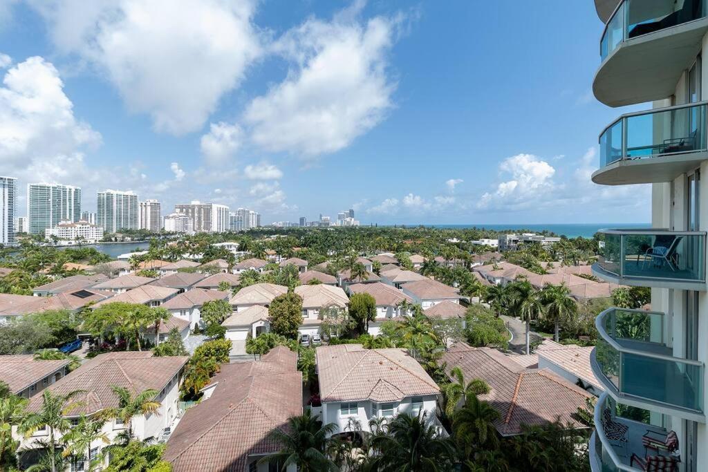 Stunning & Spacious Resort-Style Condo Across From Beach! Miami Beach Dış mekan fotoğraf