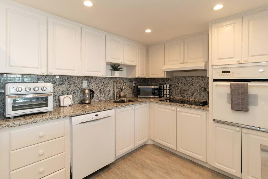 Stunning & Spacious Resort-Style Condo Across From Beach! Miami Beach Dış mekan fotoğraf