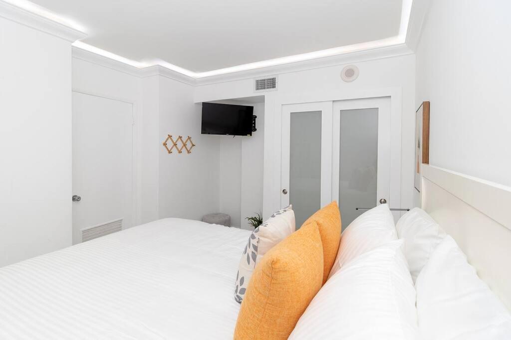 Stunning & Spacious Resort-Style Condo Across From Beach! Miami Beach Dış mekan fotoğraf